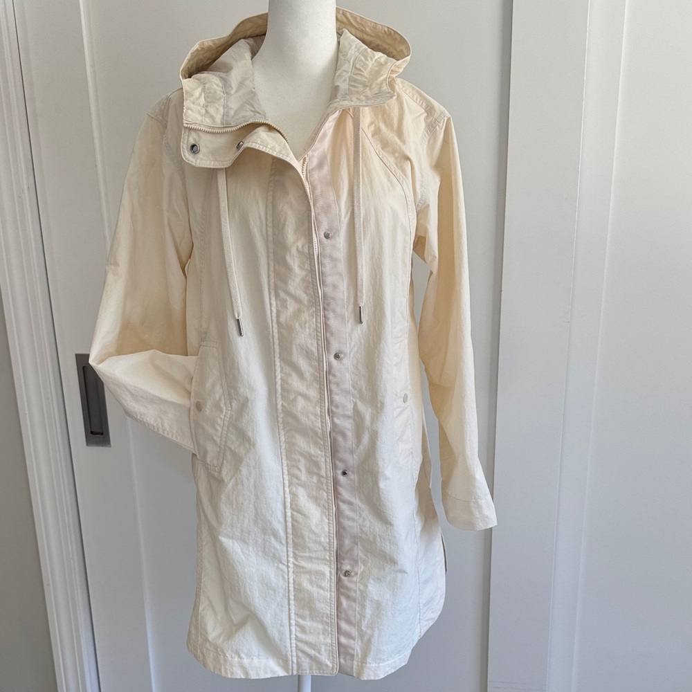 Athleta Cream Hooded Utility Rain Jacket
